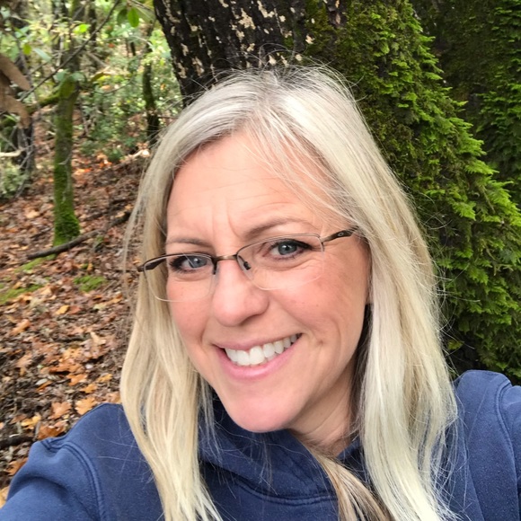 Meet your Posher, Angie - Picture 2 of 2